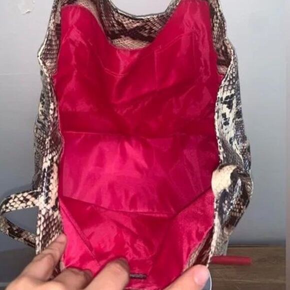 Saks Fifth Avenue‎ Snake Print Tote Bag - 19" Wide & 17" Deep - Picture 7 of 9